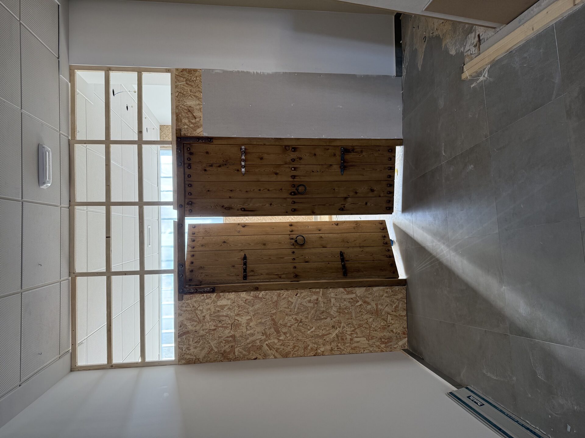 Scheidingswand rustieke deuren 3 – JM Renovations Javea